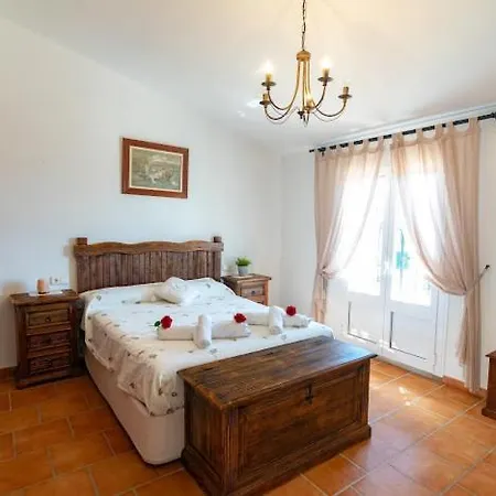 Villa Petra Piscina Parking Especial Grupos Totalan
